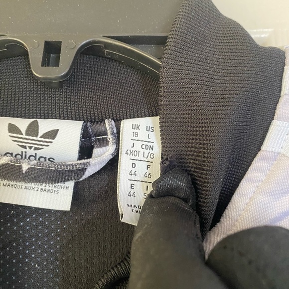 Multi color Adidas sports set light weight - Picture 4 of 4